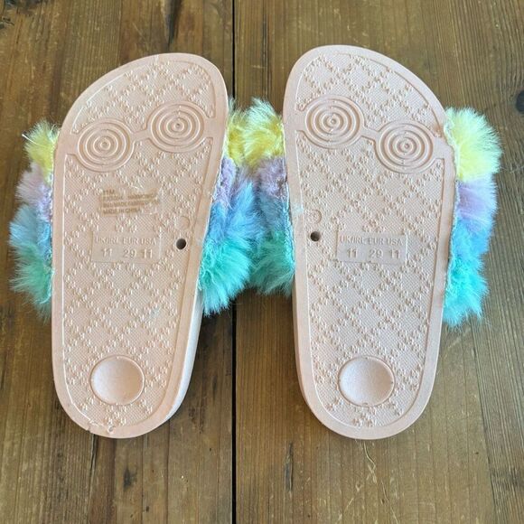 Iris C Furry Slides Faux Fur Rainbow Plush Pink Slipper Size 11 - Picture 7 of 10